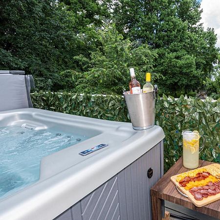 Hot Tub Wifi Pool Gym Firepit Arcade Villa Kernersville Kültér fotó